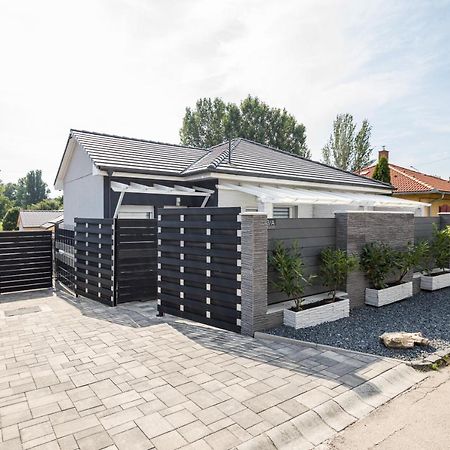 Balatonic Lemon Apartmanhaz Сиофок Екстериор снимка