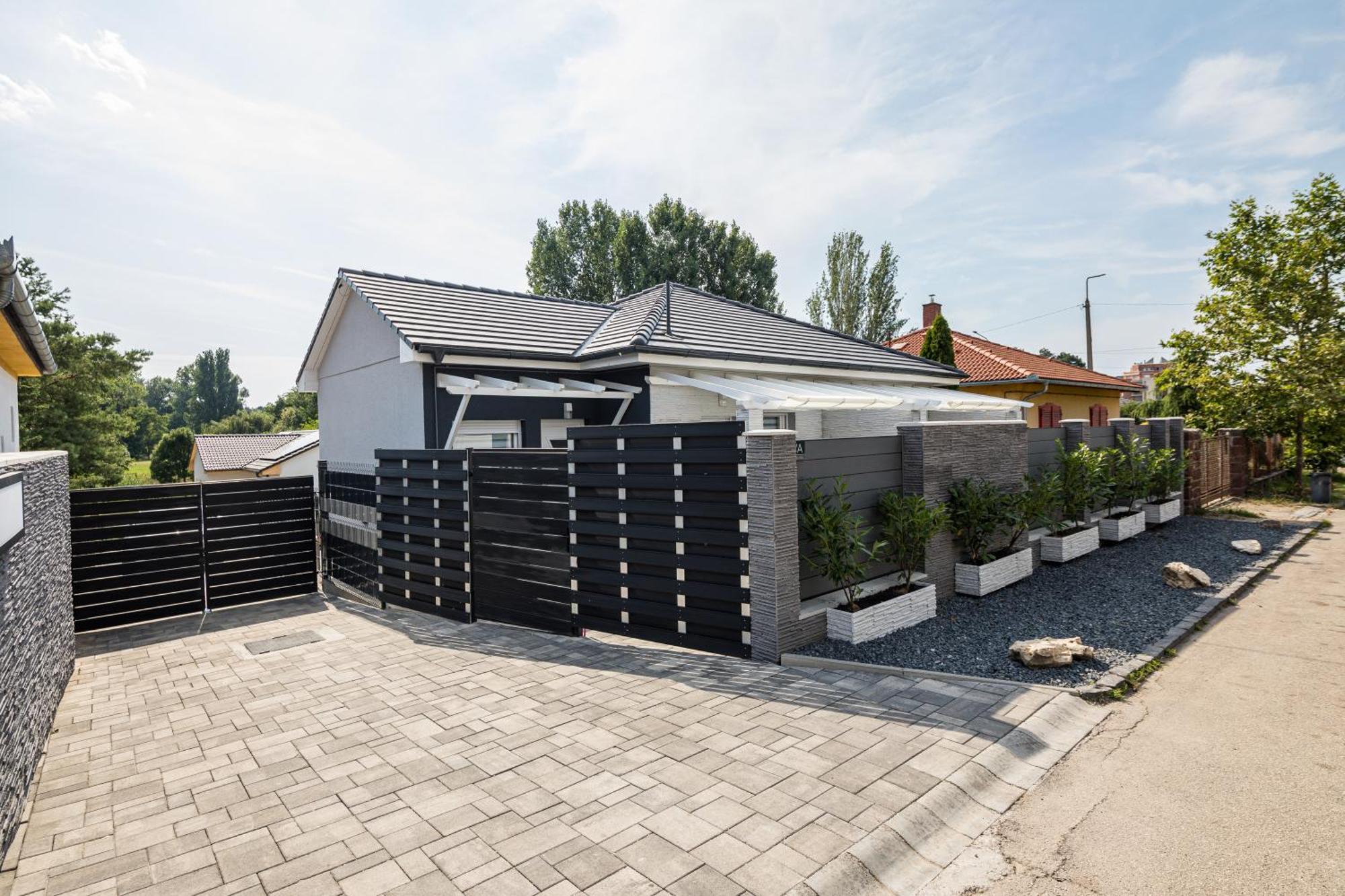 Balatonic Lemon Apartmanhaz Сиофок Екстериор снимка