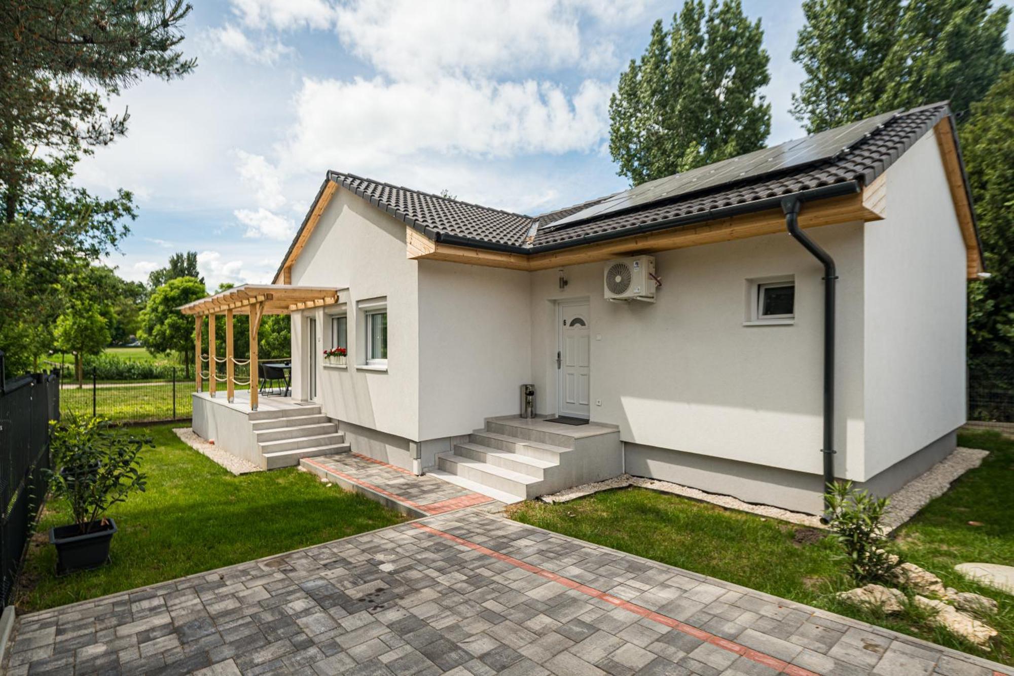 Balatonic Lemon Apartmanhaz Сиофок Екстериор снимка