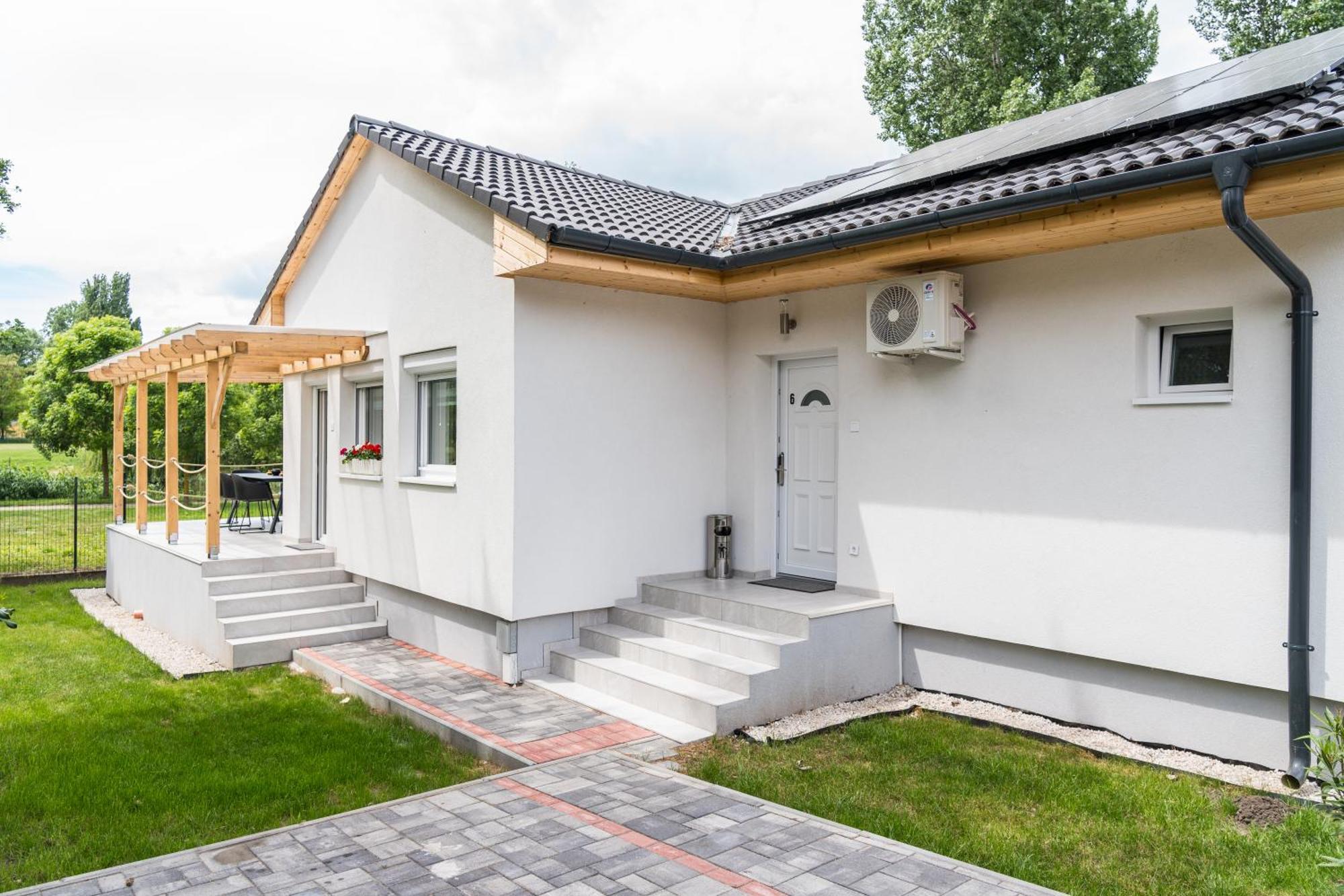 Balatonic Lemon Apartmanhaz Сиофок Екстериор снимка